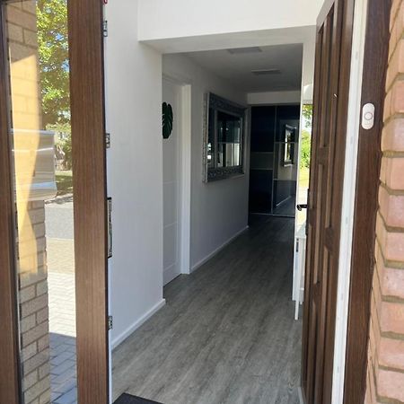 Studio In Private House Near Central Milton Keynes Διαμέρισμα Εξωτερικό φωτογραφία