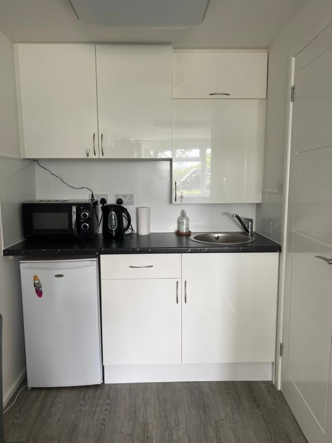 Studio In Private House Near Central Milton Keynes Διαμέρισμα Εξωτερικό φωτογραφία