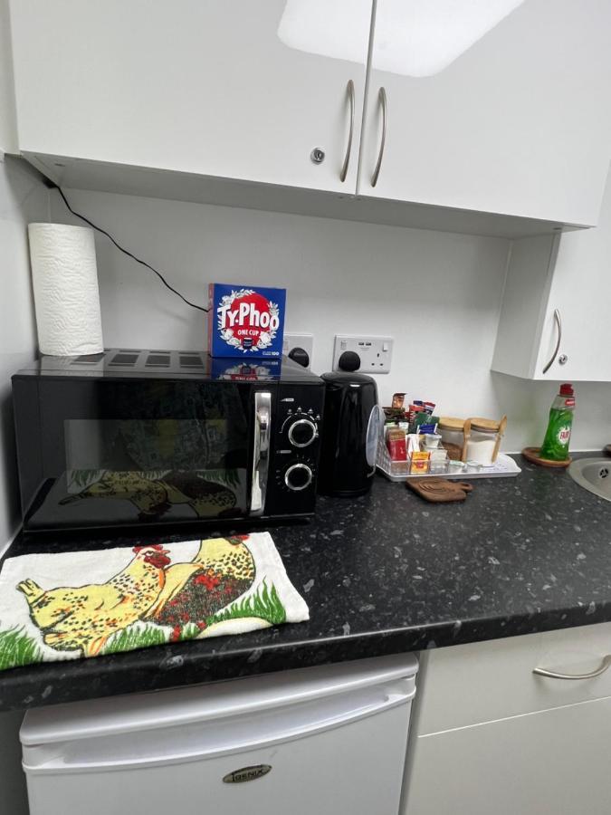 Studio In Private House Near Central Milton Keynes Διαμέρισμα Εξωτερικό φωτογραφία