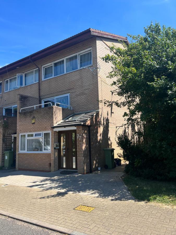Studio In Private House Near Central Milton Keynes Διαμέρισμα Εξωτερικό φωτογραφία